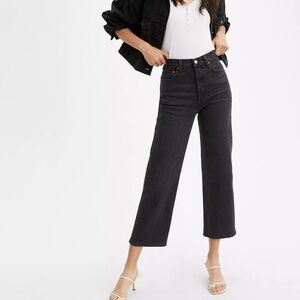 Levi's Women's Ribcage Straight Ankle Jeans- Size 25